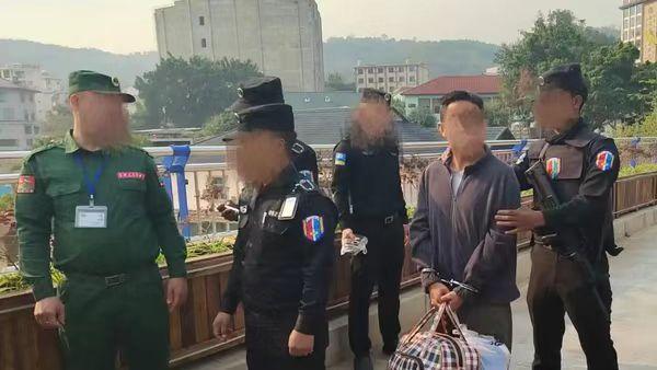 八年万里跨境追凶 公安部二级钉子毒枭岩某某落网 特大跨国贩毒... - 配图1