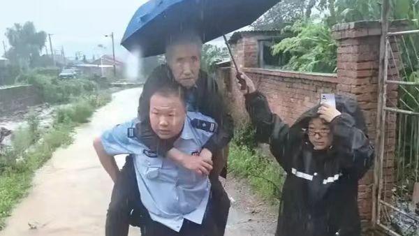 应对强降雨天气 辽宁抚顺7月19日全市各类学校及培训机构统一停课