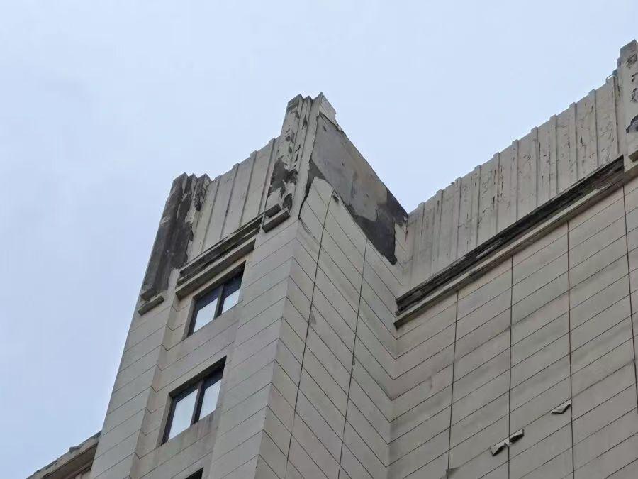 上海馨雅名筑业主集体诉讼维权胜诉，开发商赔付1842.6万元重建小区外墙