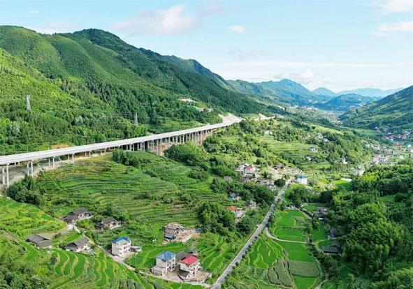 权限资源同步下沉 多地推进向县放权改革激活县域治理新动能