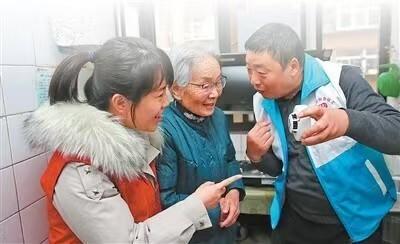 从物质救助到服务帮扶：基层视角解读服务类社会救助新政